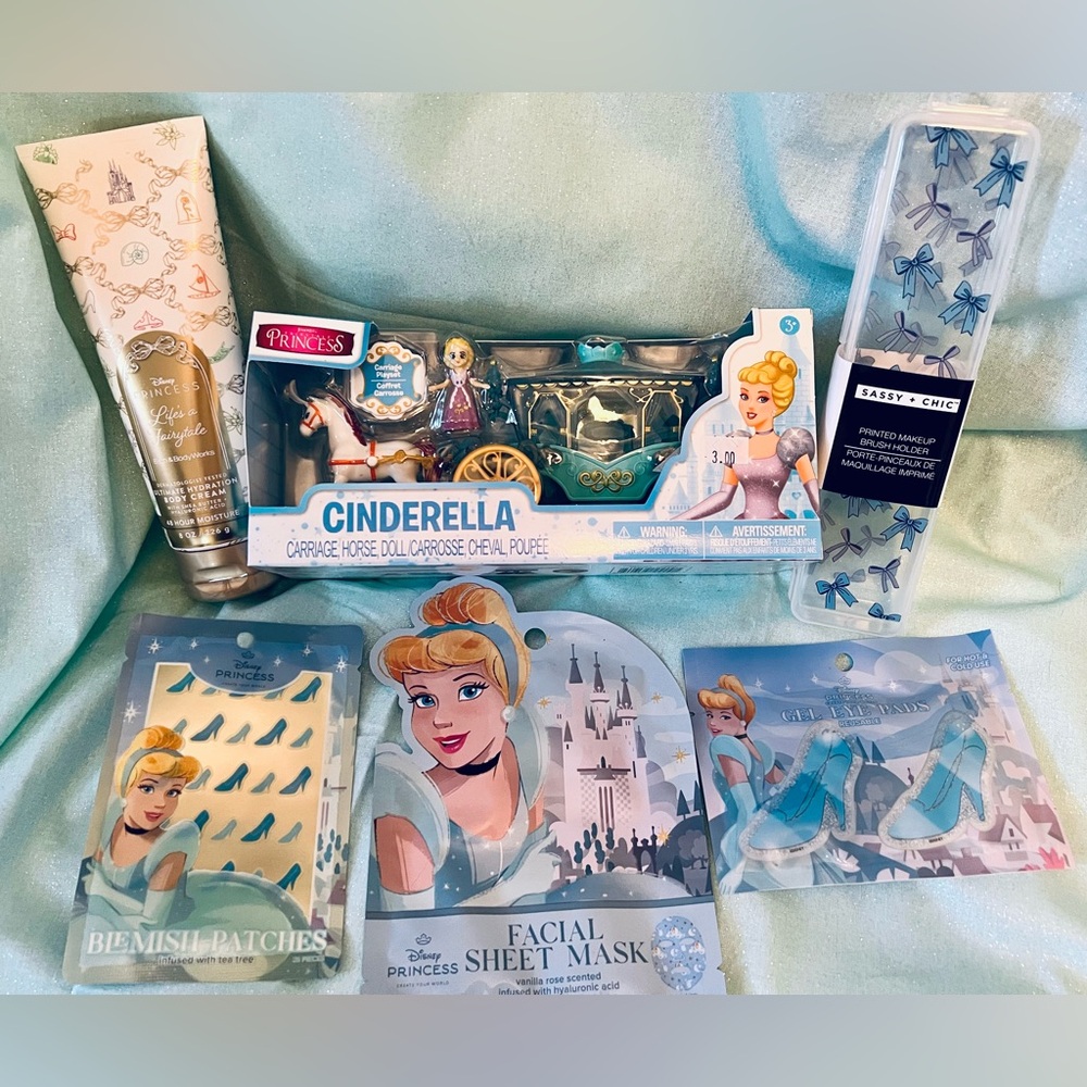 Disney Princess Cinderella Horse, Carriage & Beauty Bundle 🩵🎀🩵